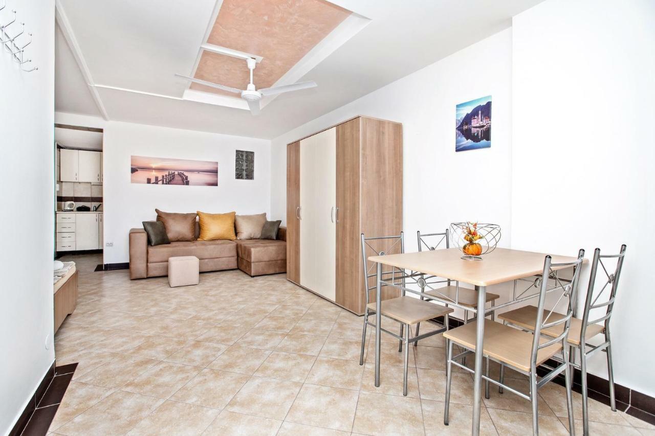 Apartments Villa Popovic โกตอร์ ภายนอก รูปภาพ
